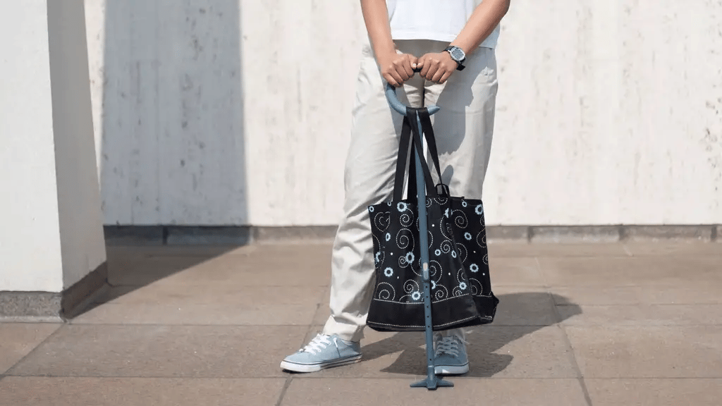 c-grip with bag hanging