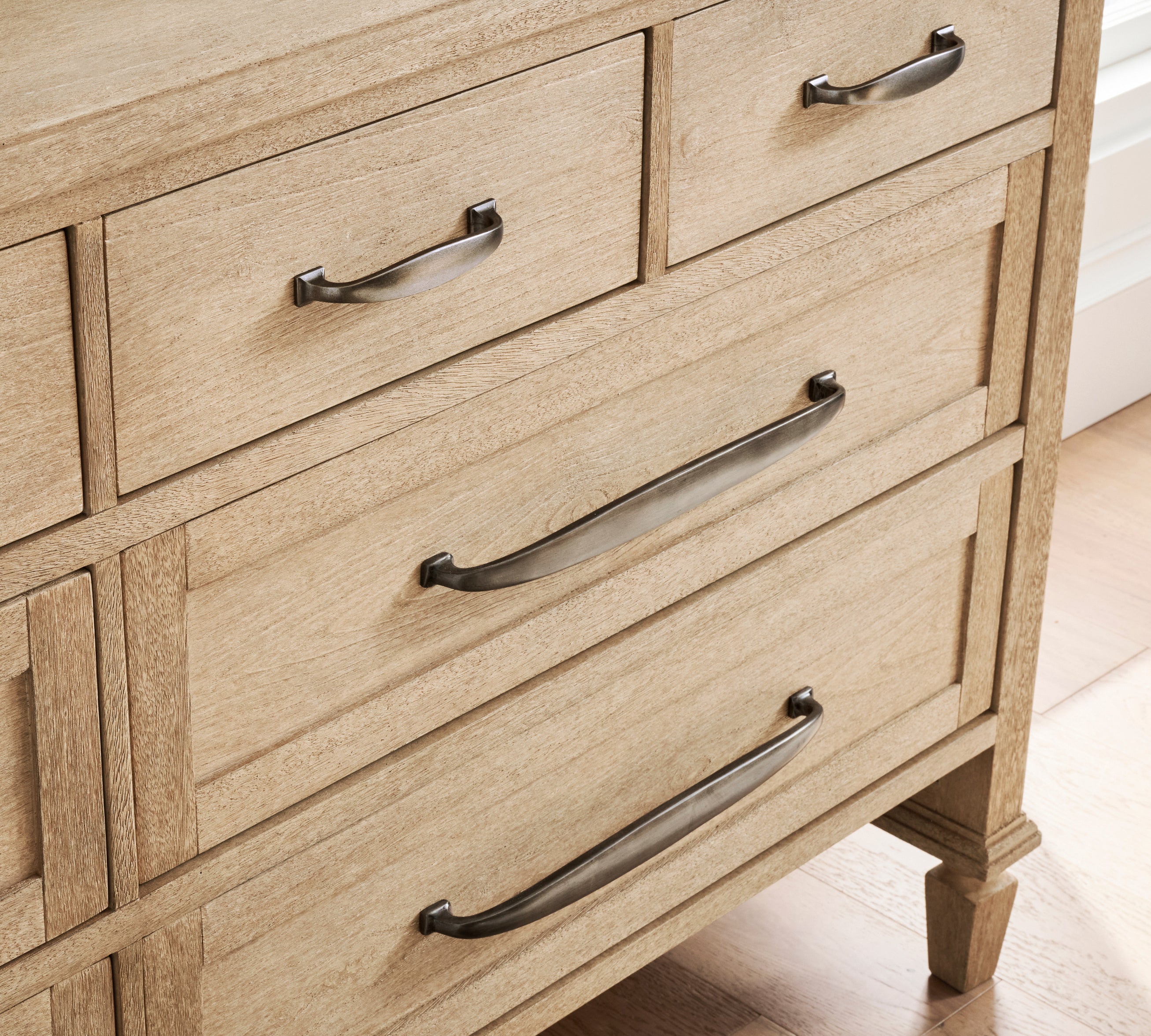 Sausalito 8-Drawer Dresser