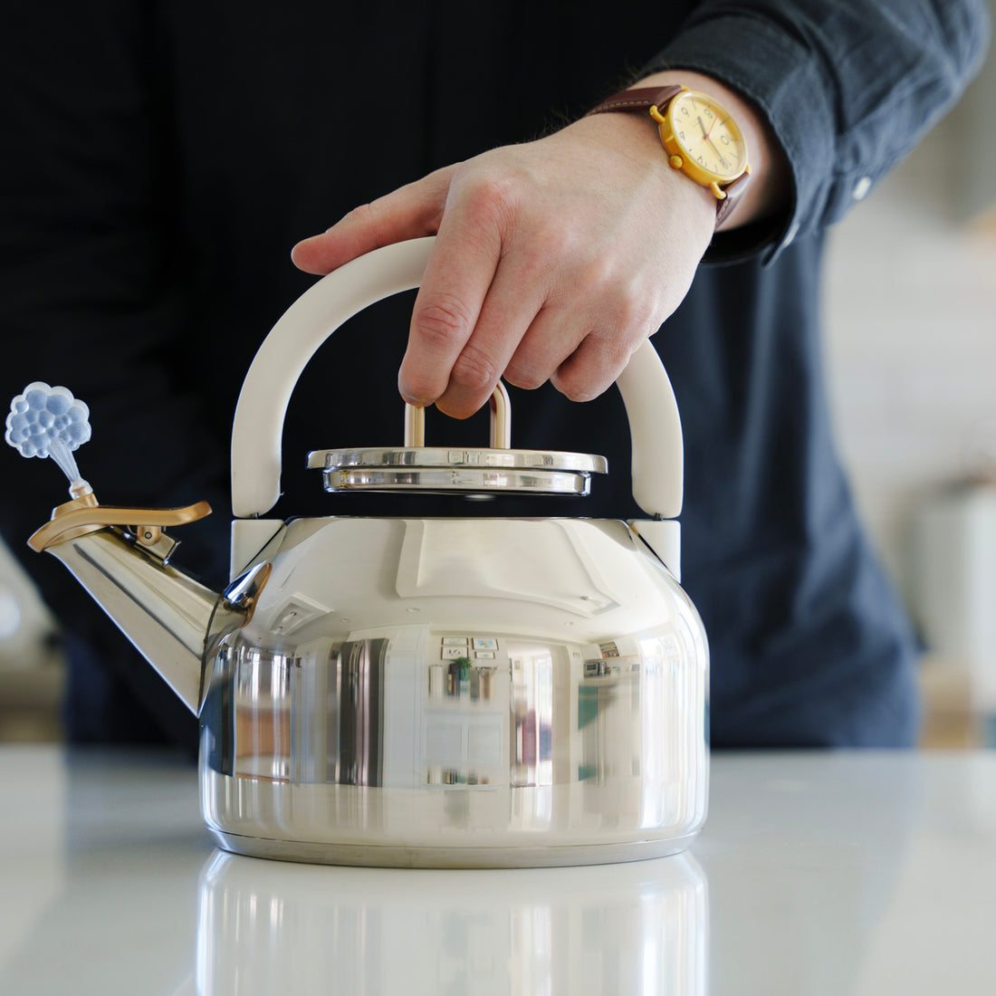 Easy-Lift Loop Lid