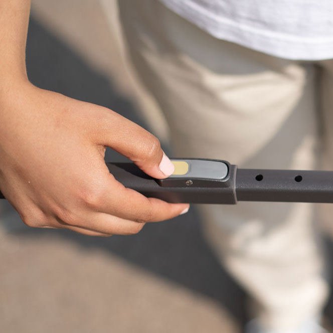 <strong>Adjustable Height</strong>